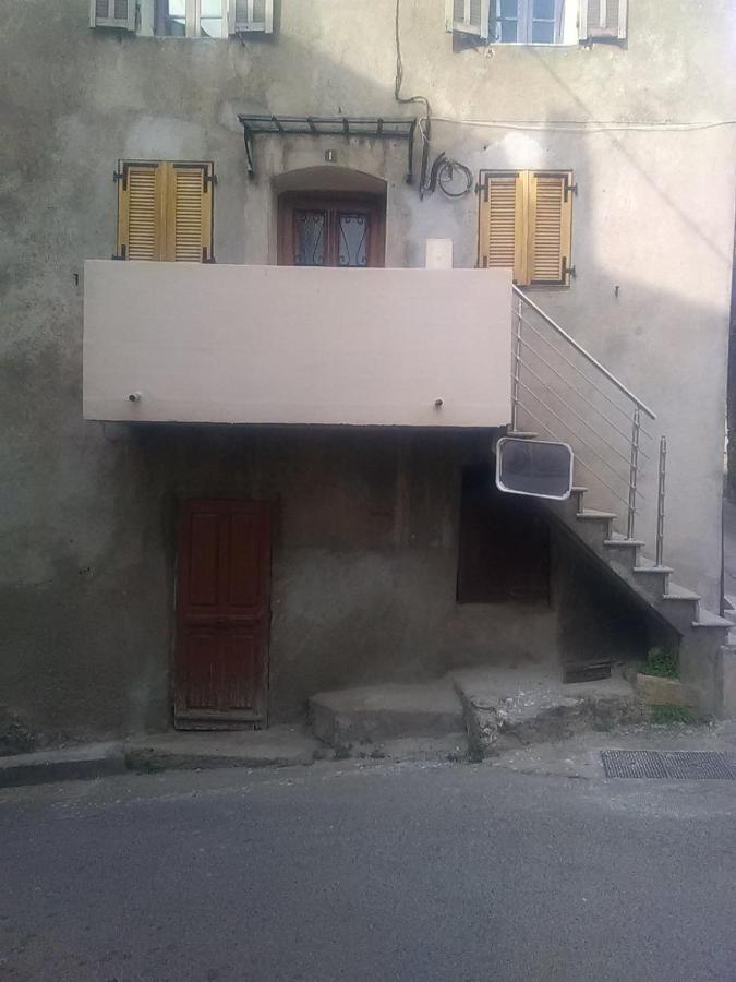Charmant Petit Studio Proche Depart Gr20 Calenzana Exterior photo